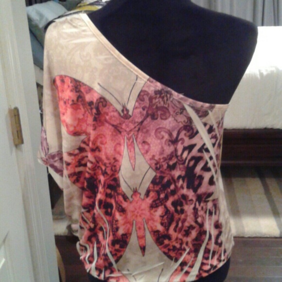 Off-Shoulder Butterfly Blouse - Picture 3 of 5